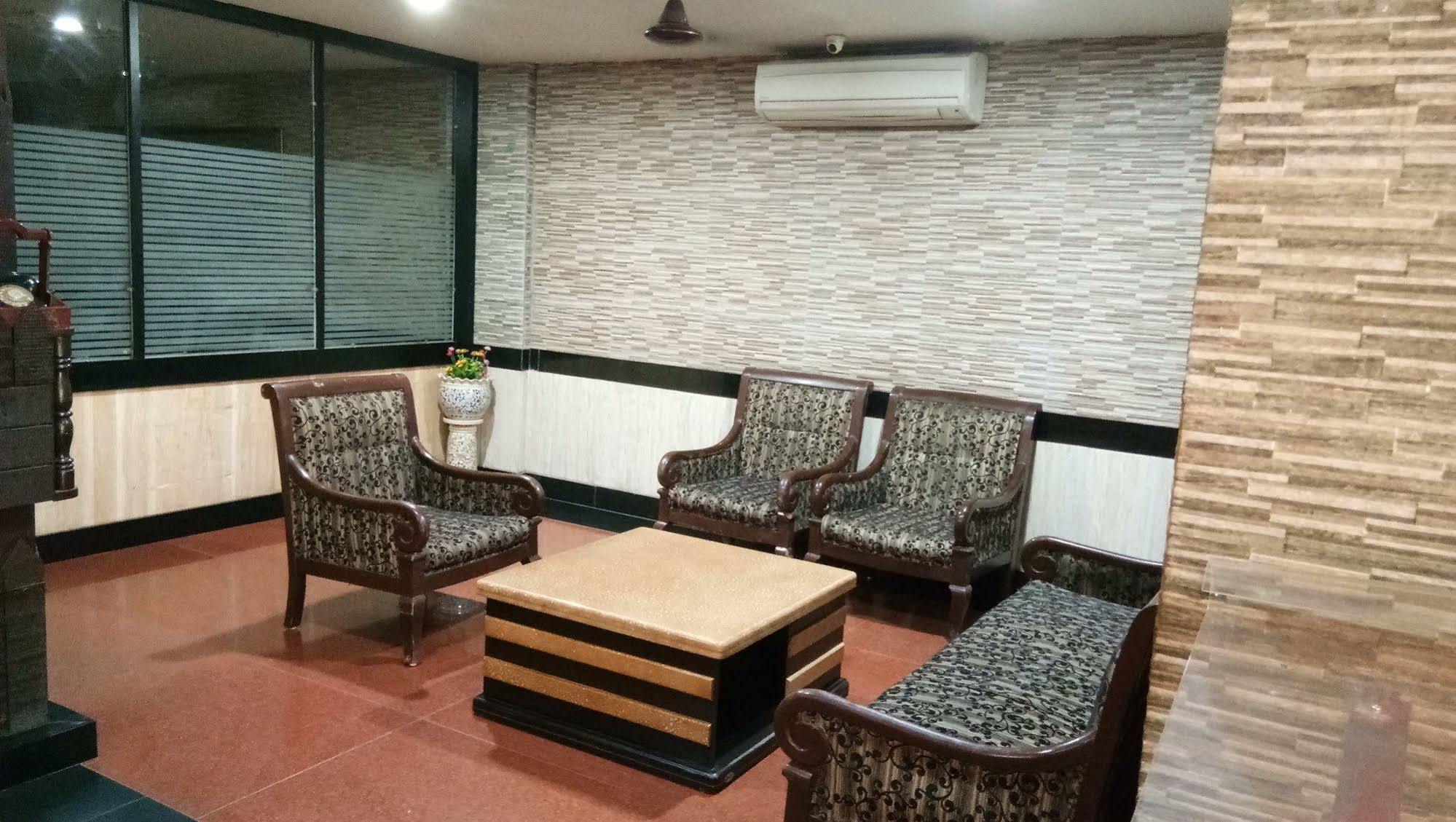 Hotel Arch Manor Deluxe Bhopal Extérieur photo