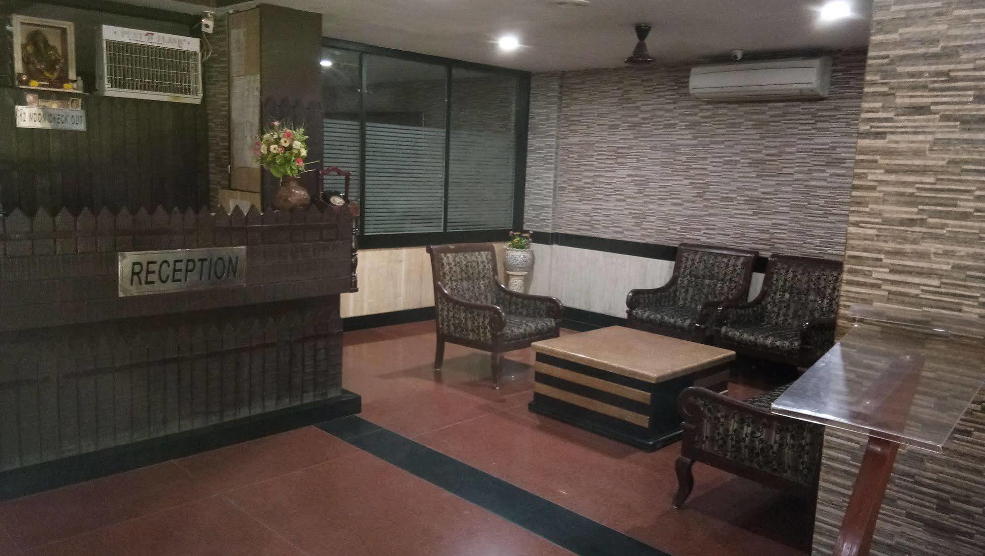 Hotel Arch Manor Deluxe Bhopal Extérieur photo